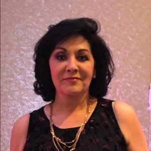 Meet your Posher, Laura